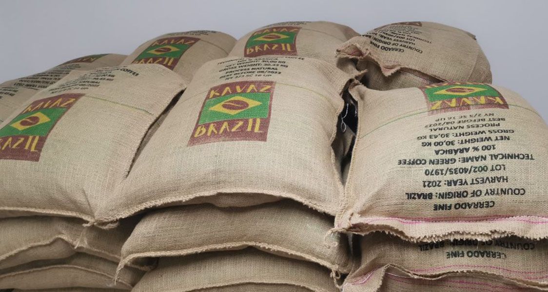 Vrecia KAVAZ BRAZIl plnené zelenou kávou z Brazílie